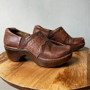 Ariat | Ashland Western Tooled Leather Studded Platform Clogs